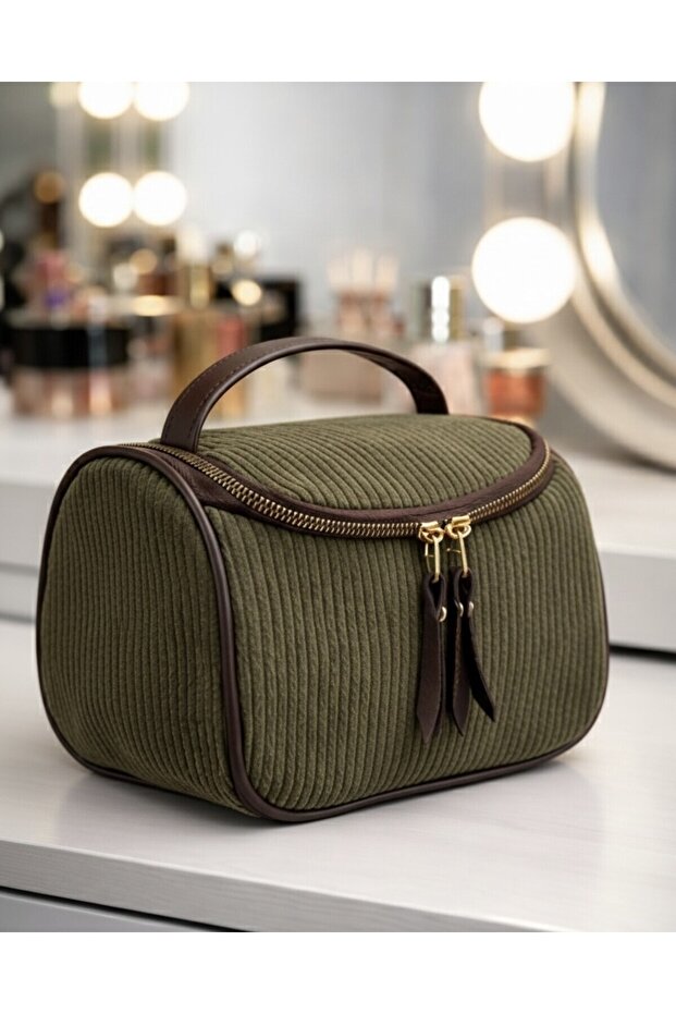 Stylish and Practical Makeup Bag, Spacious Storage and Durable Design