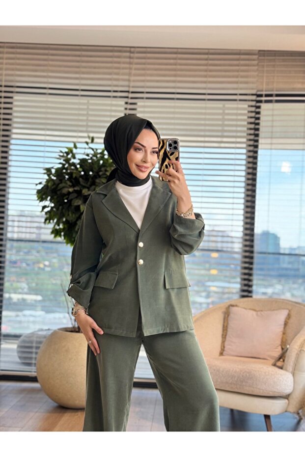 260151 طقم سترة وبنطلون أنيق باللون الكاكي