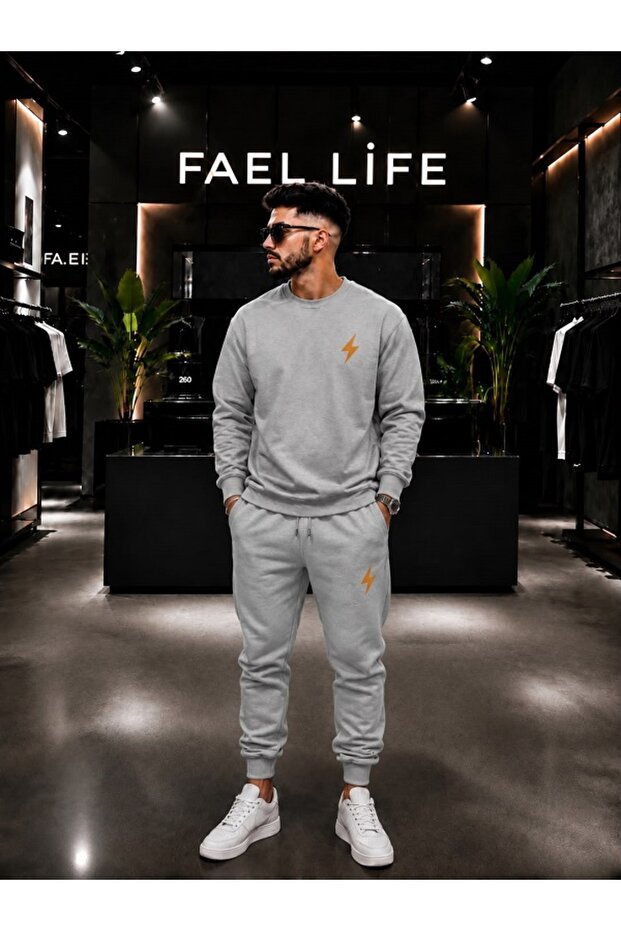 Unisex Wide Cut Zero Neck and Sweatpants Set with Lightning Print