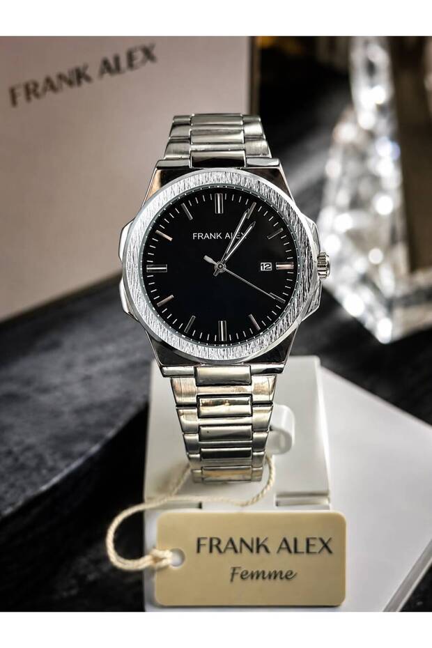 Men's Wristwatch with Black Dial and Silver Strap