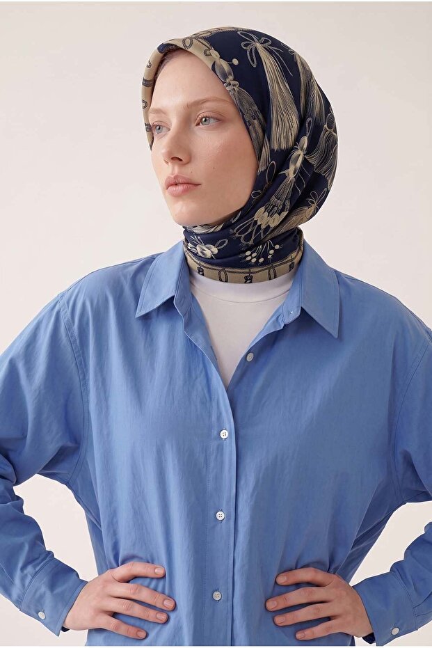 أزرق داكن - وشاح مارفلا بنمط حبل إكرو