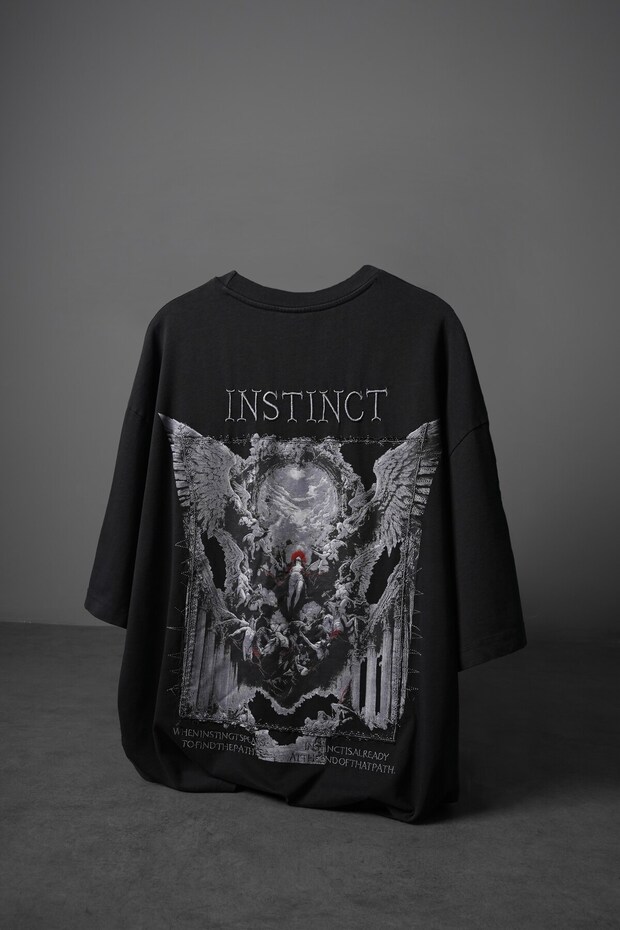 Erkek Siyah İnstinct Patch Nakışlı Oversize Tshirt