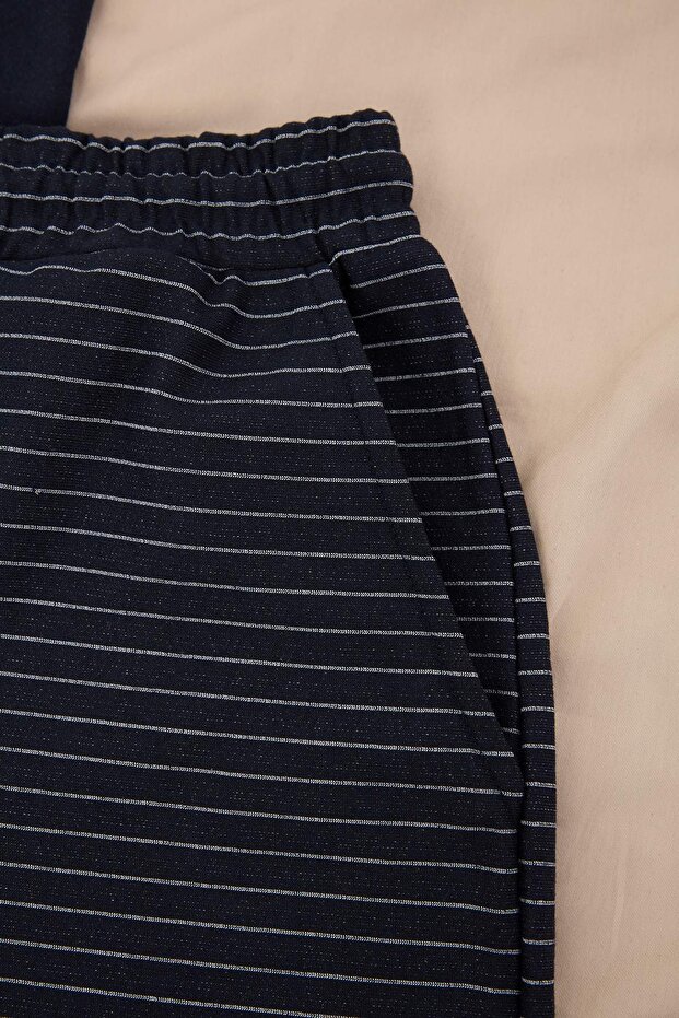 Büyük Beden Lacivert Regular Çizgili Şortlu Örme Pijama Takımı TMNSS26AI00019 - 5