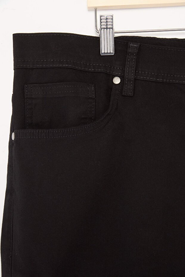 Büyük Beden Siyah Regular Fit Esnek Kumaş Şort & Bermuda TMNSS26AP00008 - 5