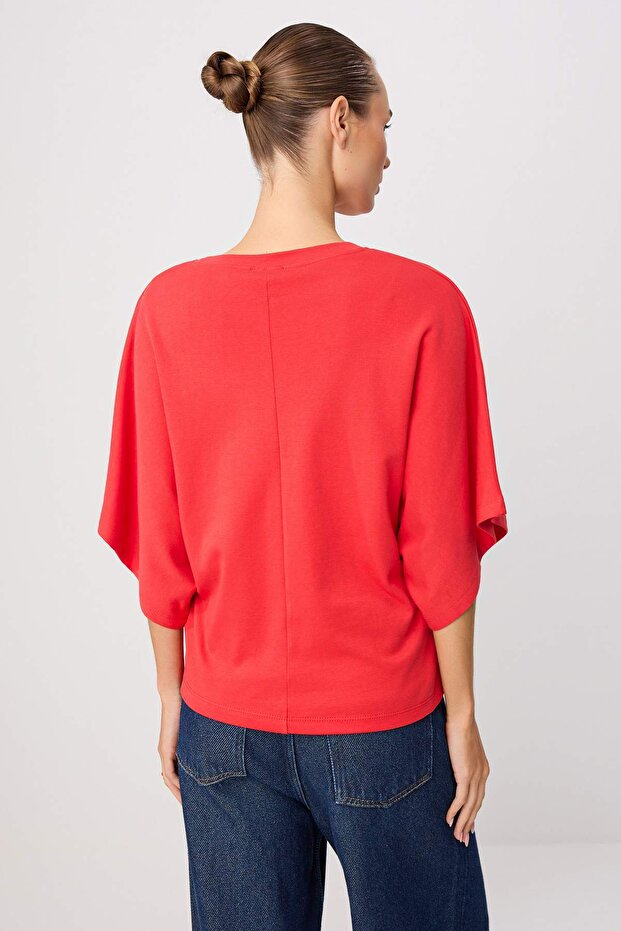 Kırmızı Oversize/Geniş Kalıp Düşük Kol Kısa Kollu Soft Touch Örme T-shirt TWOSS26TS00221 - 4