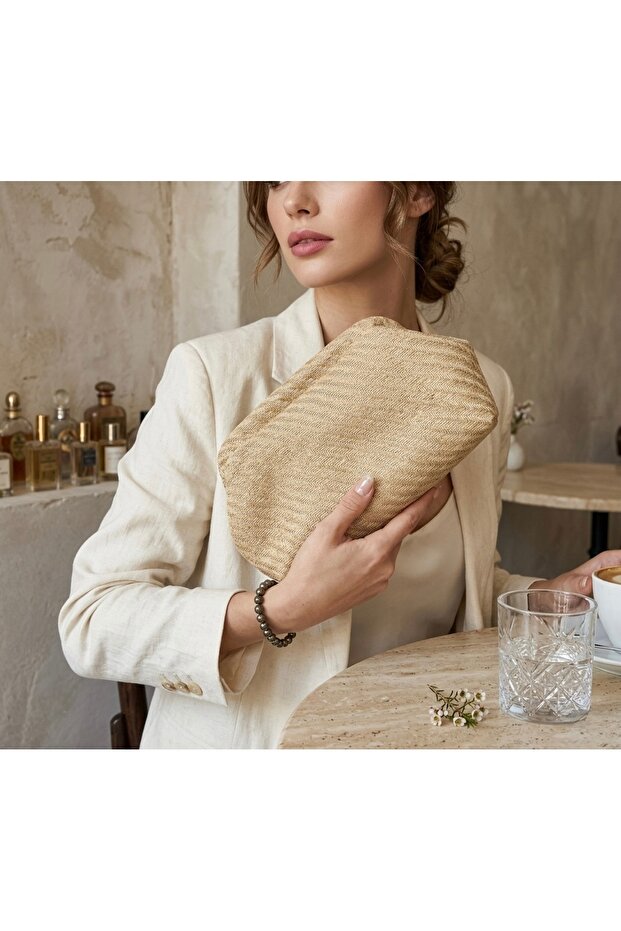 Secret Scholarship Clutch Hand / Shoulder Bag Straw Textured