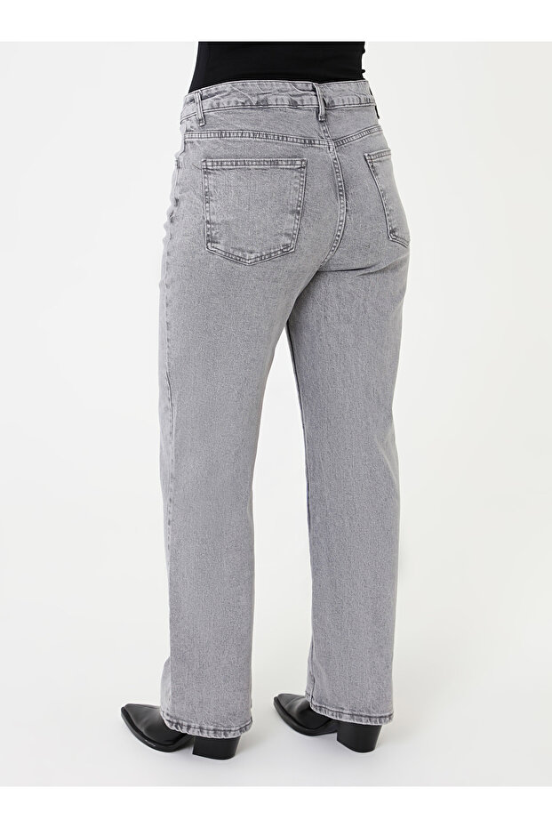 Plus Size Basic Denim Trousers - Gray - - 5