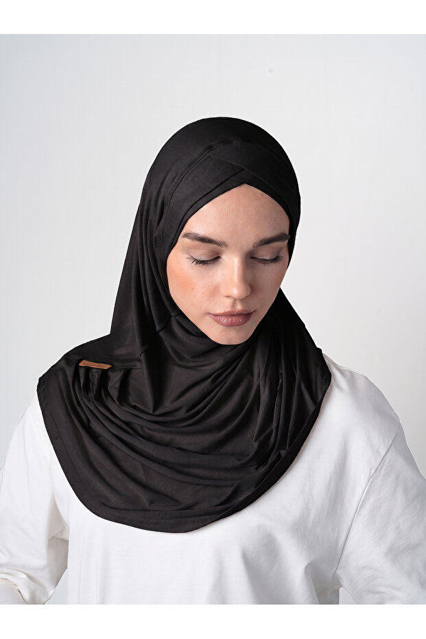 عمامة متقاطعة عملية ومريحة - ست 173 أسود
