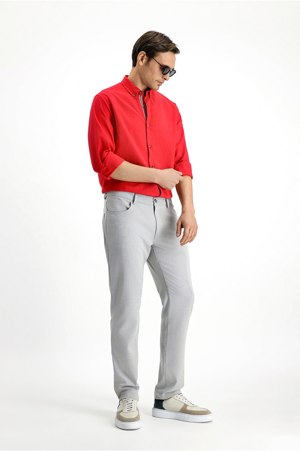 بنطلون كلاسيكي ضيق من نوع Slim Fit