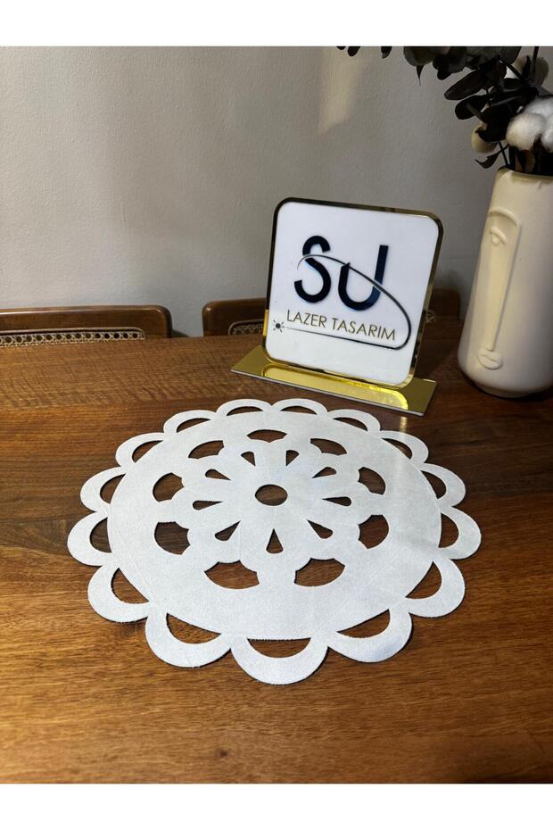 White Stylish Laser Cut Placemat and Napkin Set, 6-Piece Placemat Set