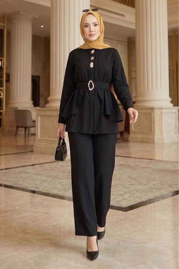 Belden Allerlli Gold Brooch and Trousers Two-Piece Suit Black