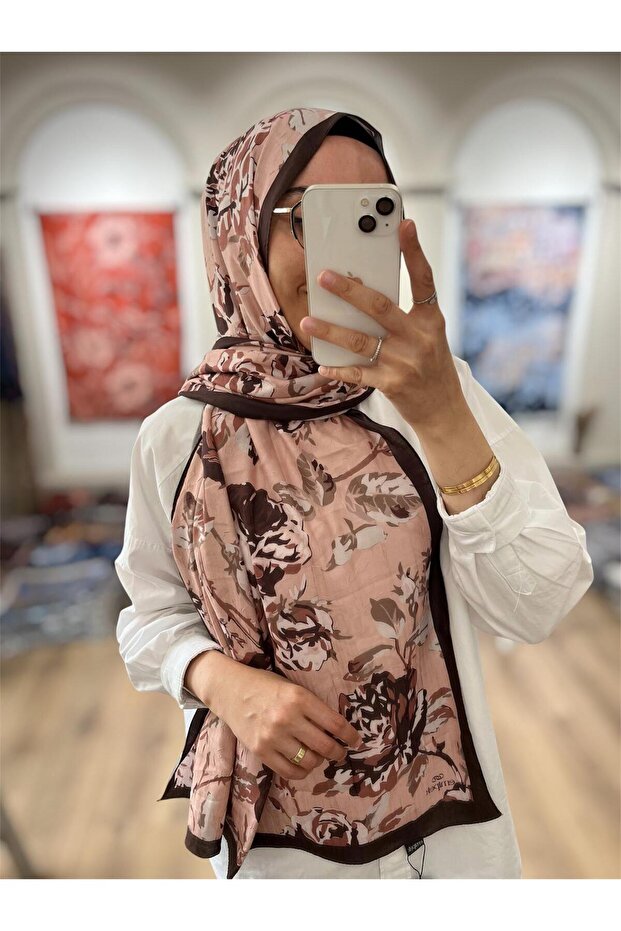 شال نيرا بنمط كراش - بني
