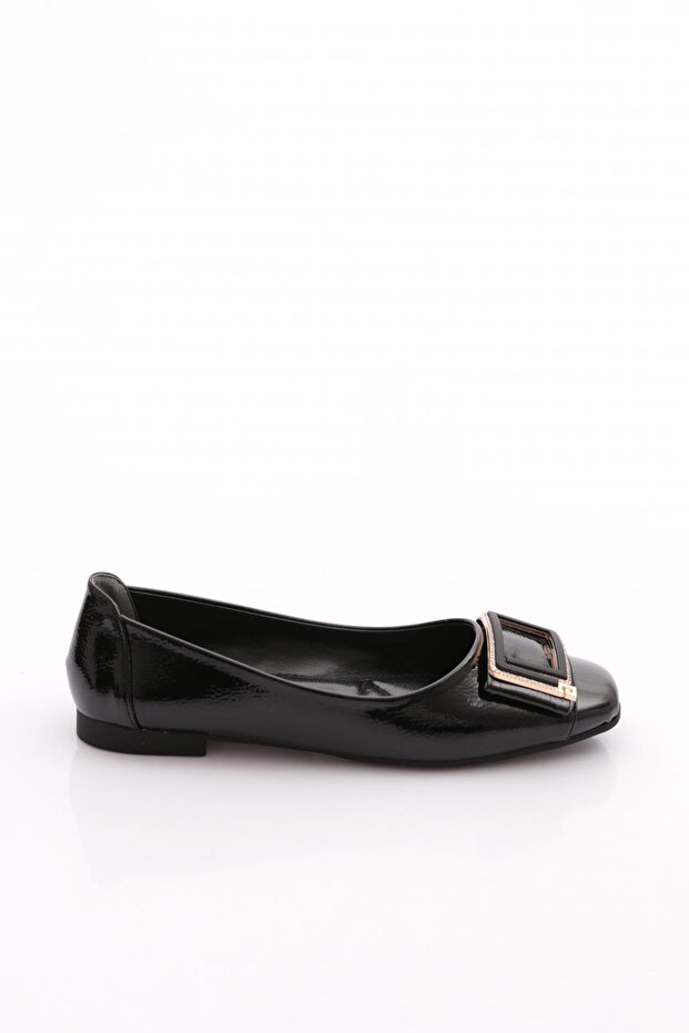 K089 Women's Buckle Ballerinas