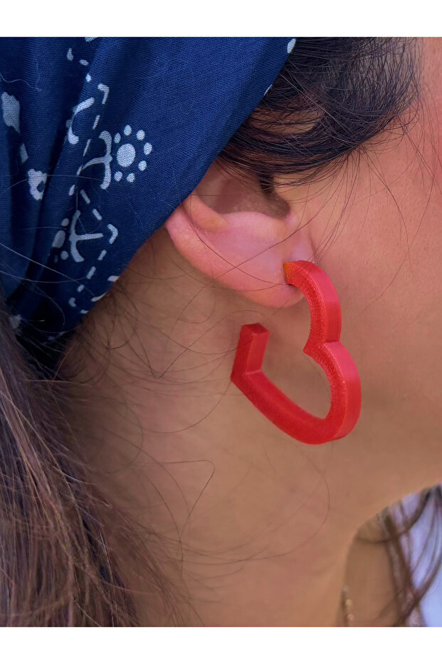 Modern Heart Design Lightweight Hoop Earrings