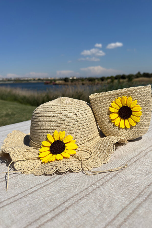 Summer Girl's Gift Straw Hat Bag Set Sunflower Model |   Sunscreen Beige Beach Combination