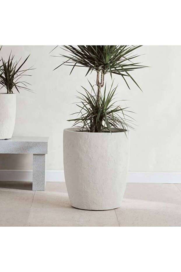Novato Polyresin Planter 42.5x42.5x52.5cm - Cream