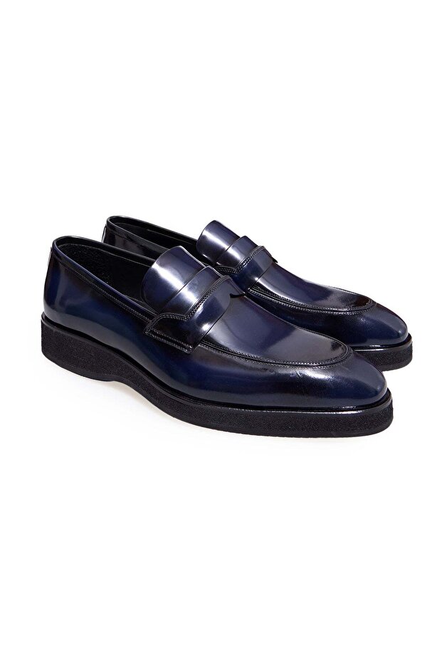 حذاء رجالي من الجلد الطبيعي بدون أربطة باللون الأزرق الداكن