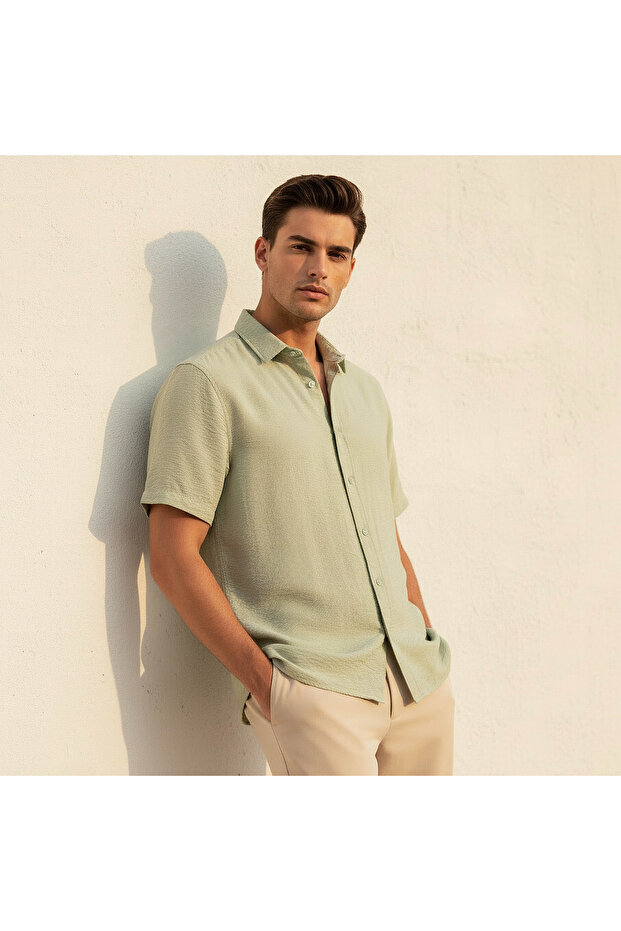 Men Regular Fit Collared Crinkle Textured Short Sleeves Shirt