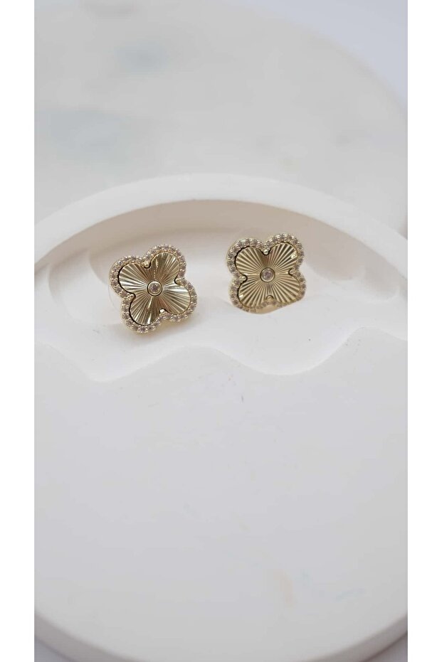 Laser cut clover earrings
