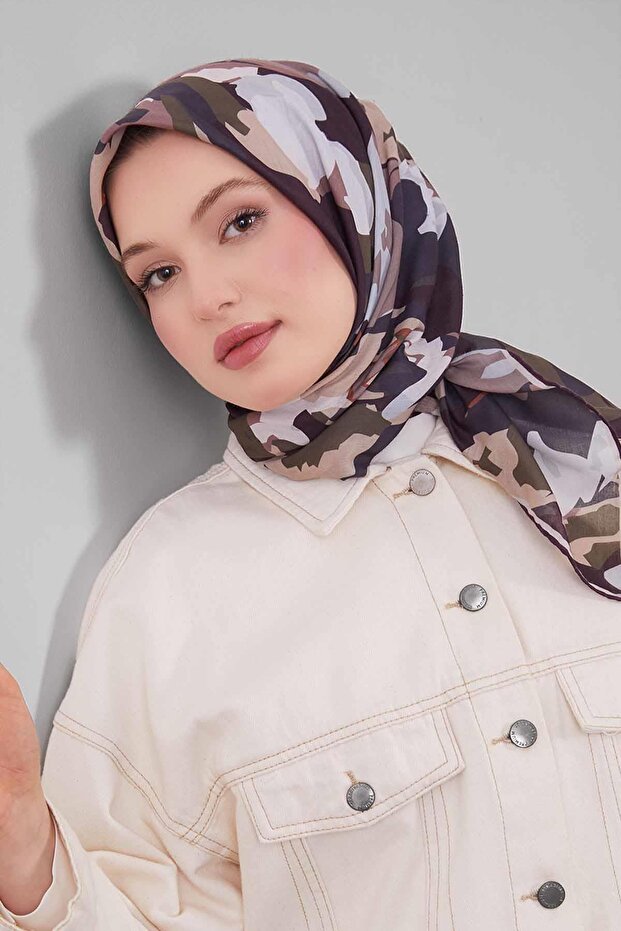 وشاح من القطن الحريري بنمط مختلط باللون الأخضر الداكن