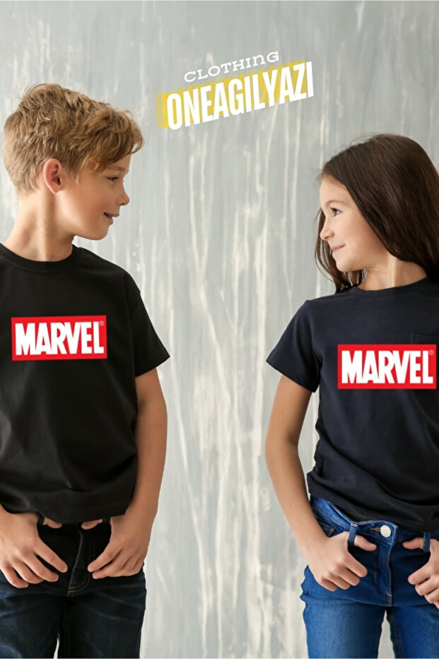 تي شيرت أسود كبير الحجم مطبوع عليه Marvel للأطفال