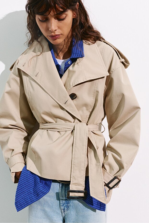 بارانی زنانه کوتاه کمربنددار Pull & Bear 4