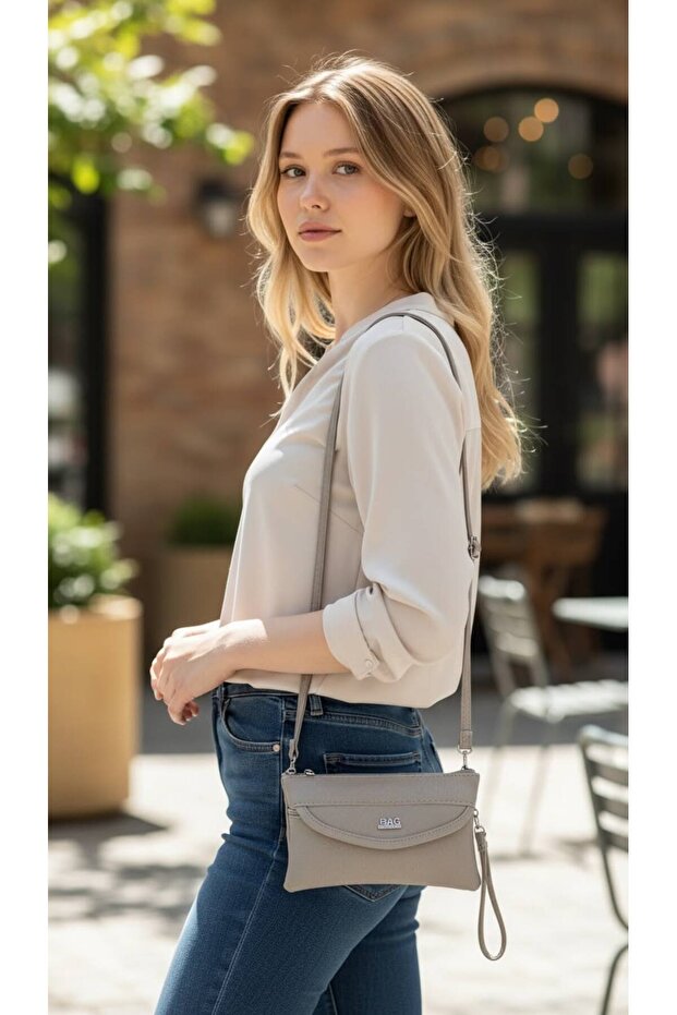 Women's Multi-Compartment Wallet Hand and Shoulder Bag