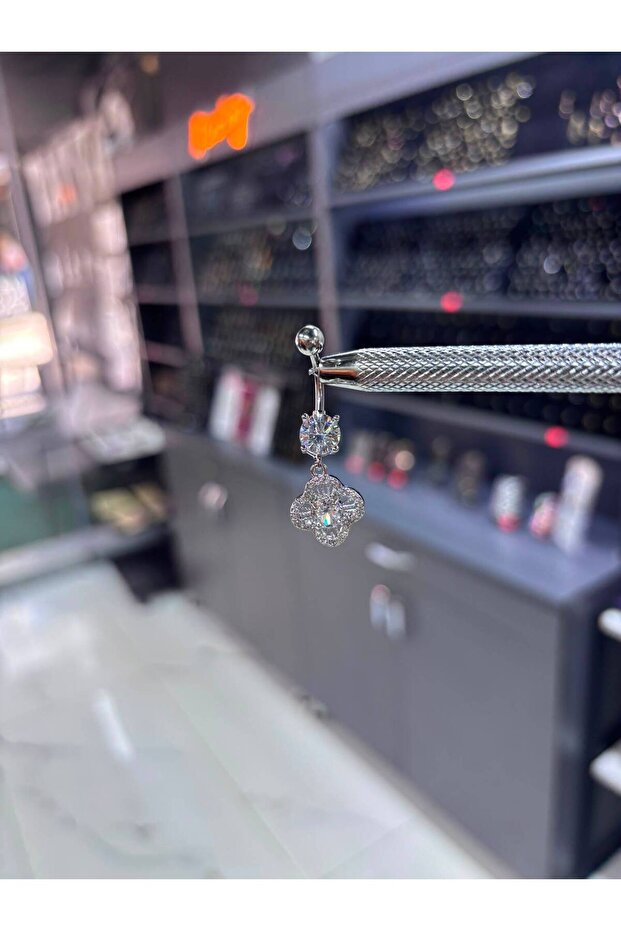 göbek piercing