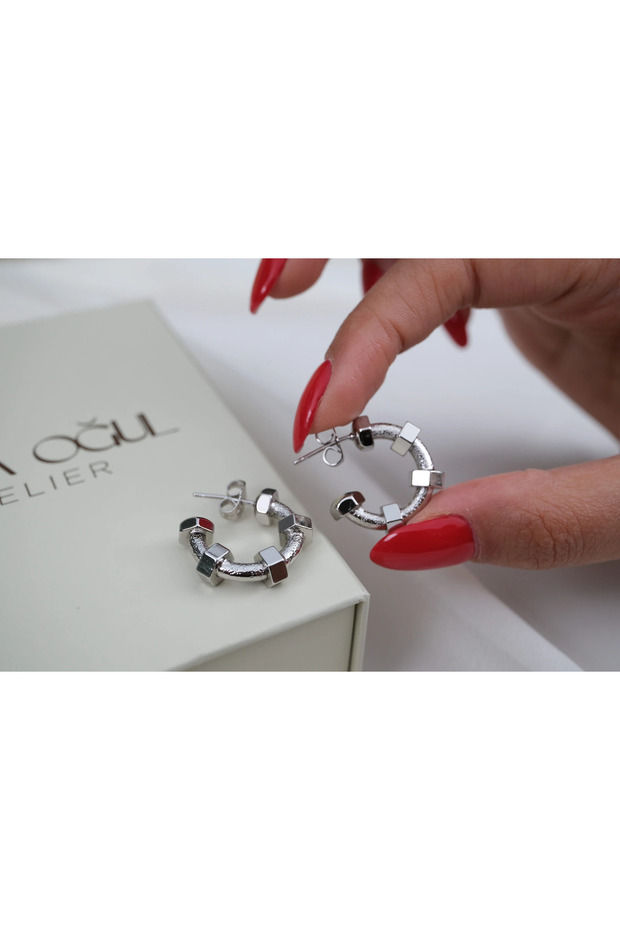 Kp704 Geometric Cube Detail Earrings Silver (Inner Diameter 14 mm)