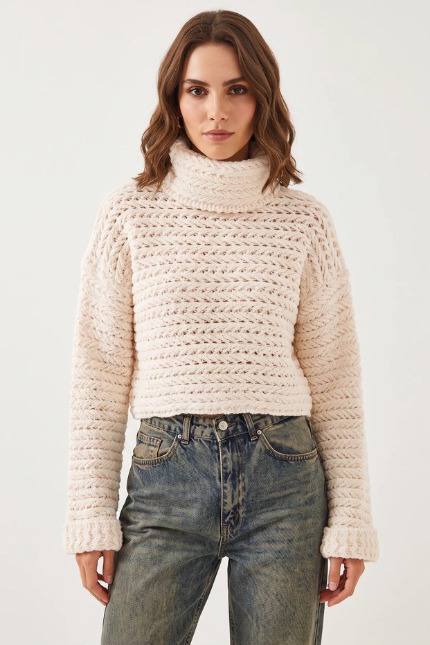 Women's Turtleneck Braided Knitwear Cream Sweater