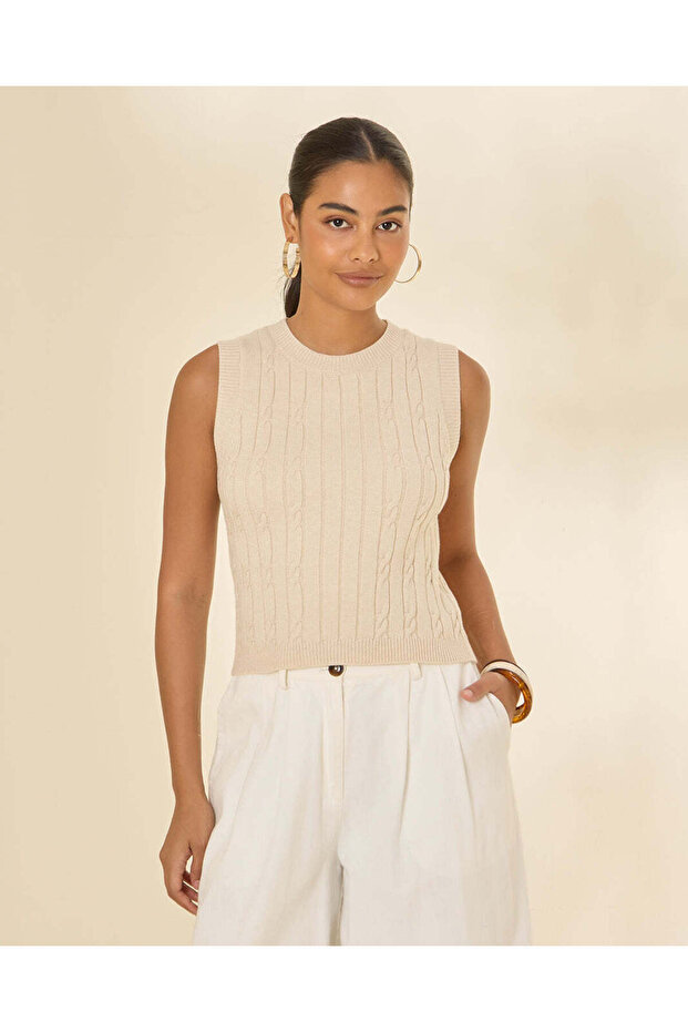 Women Cream Sleeveless Cable Knit Pullover