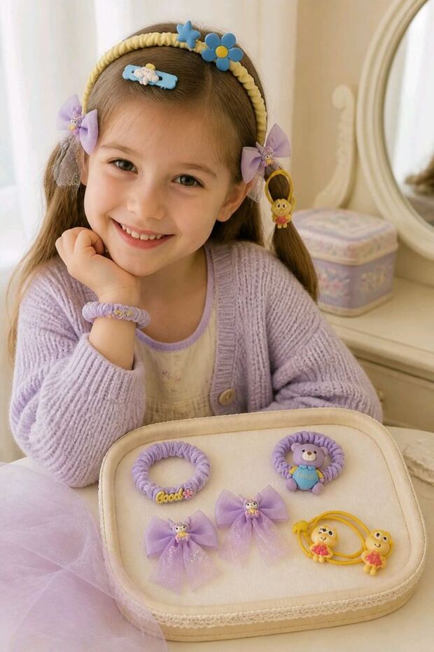 Eight-Piece Children's Buckle Crown and Keychain Set