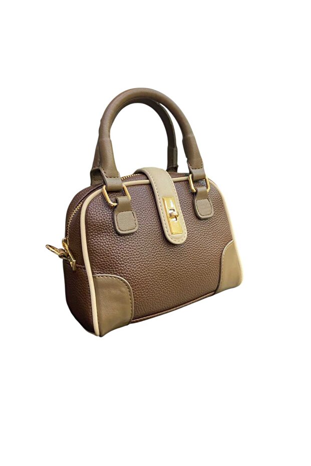 A Small, Stylish Bag with a Wonderful Lock Detail Brown&Vison