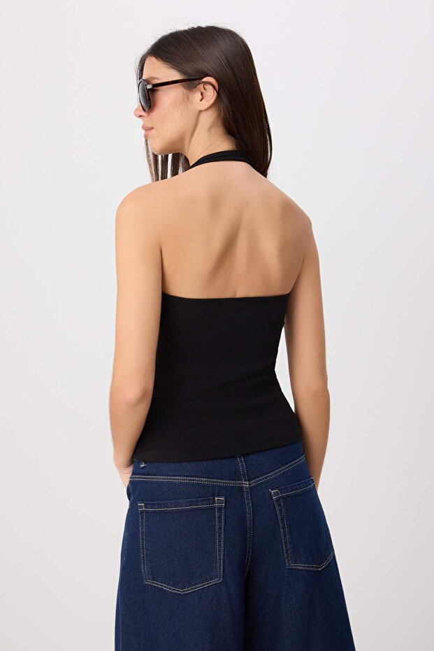 Siyah Fitted/Vücuda Oturan Boyundan Bağlamalı Kolsuz Fitilli Esnek Örme Bluz TWOSS26BZ00763 - 4