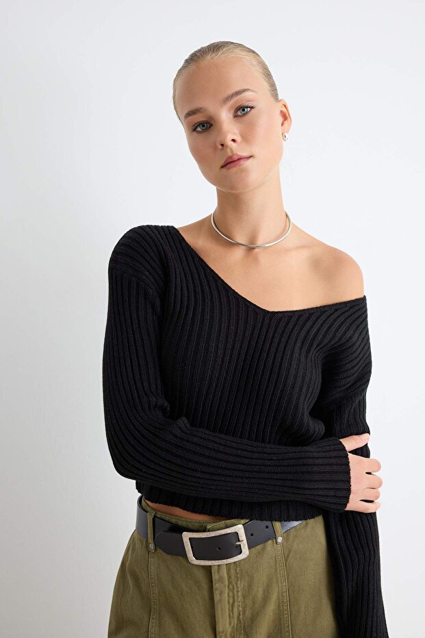 Siyah Crop Basic V Yaka Triko Kazak TWOAW24KZ01214 - 1
