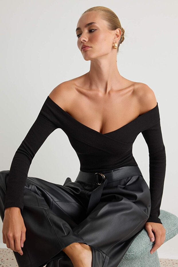 Siyah Carmen Yaka Fitilli Alttan Çıtçıtlı Esnek Örme Body TWOAW21BD0053 - 1
