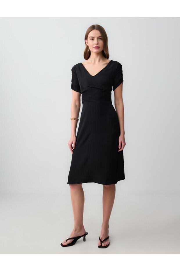 Black V-Neck Short Sleeve Midi Knitted Dress