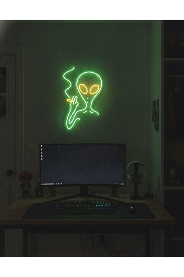 Uzaylı Figürü LED Neon Tablo | Pop Culture Duvar Dekoru | Pleksi Aydınlatmalı Genç Odası Tablosu - 2