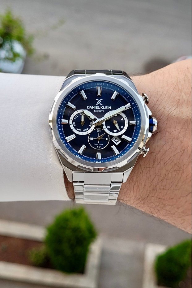 Dial in Navy Blue Strap in Metallic Color Indicators Active 2 Years Warranty Men's Wristwatch