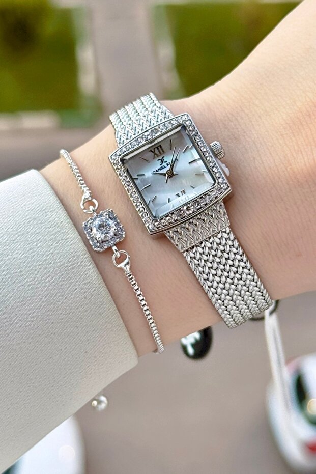 Silver Color Gift Boxed 20.5 mm Women's Wristwatch