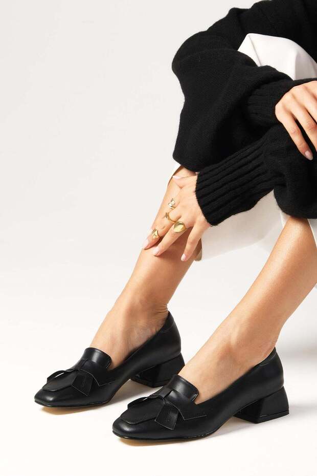 Brenda Black Color Blunt Toe Short Heeled Women's Shoes