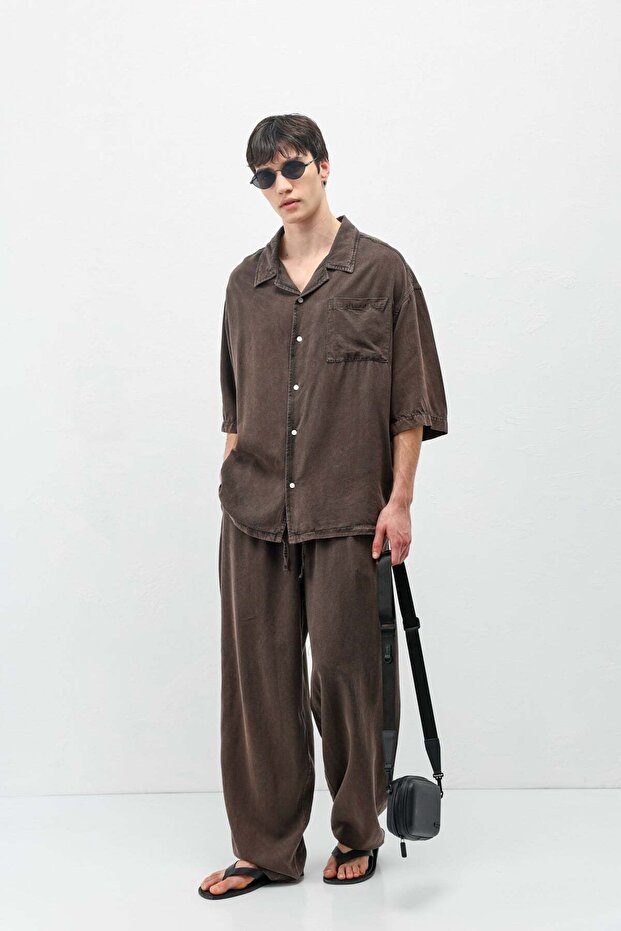 طقم علوي وسفلي من قماش الليوسيل القابل للغسل باللون البني