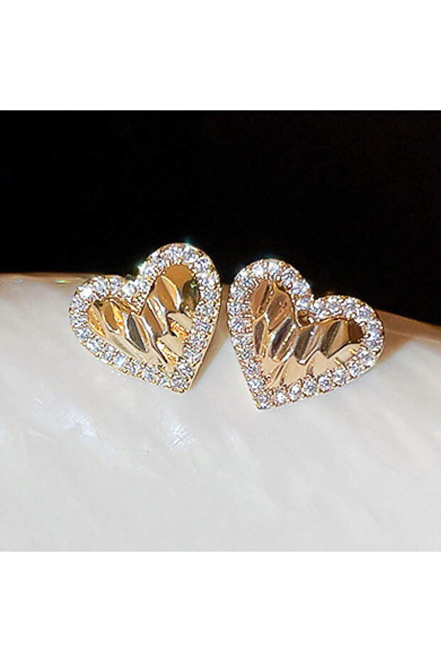 E2455 Huitan Gold Color Heart Stud Earrings Luxury Paved Dazzling CZ Exquisite Princess Ear Accessor