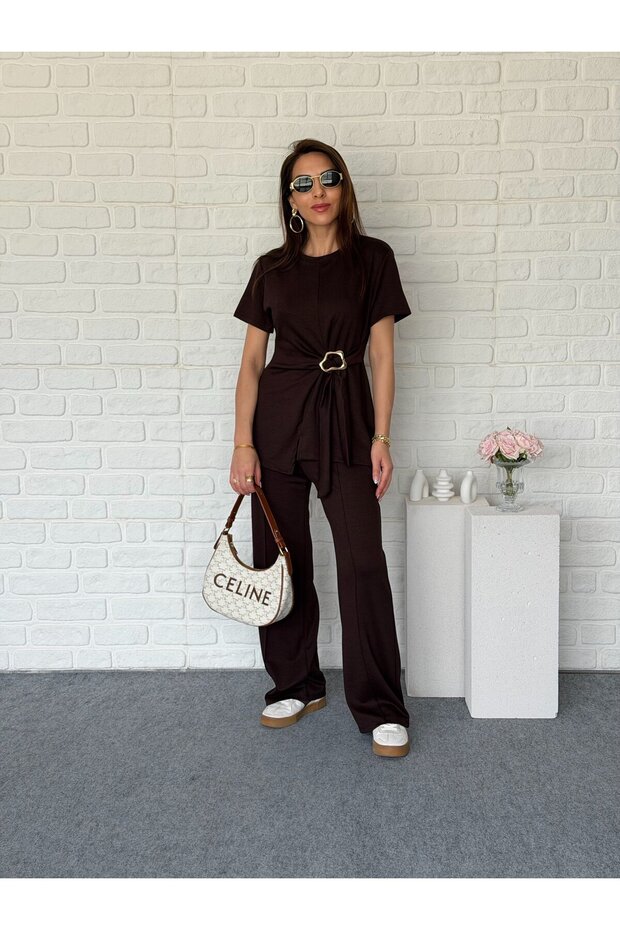 Modal suit with buckle