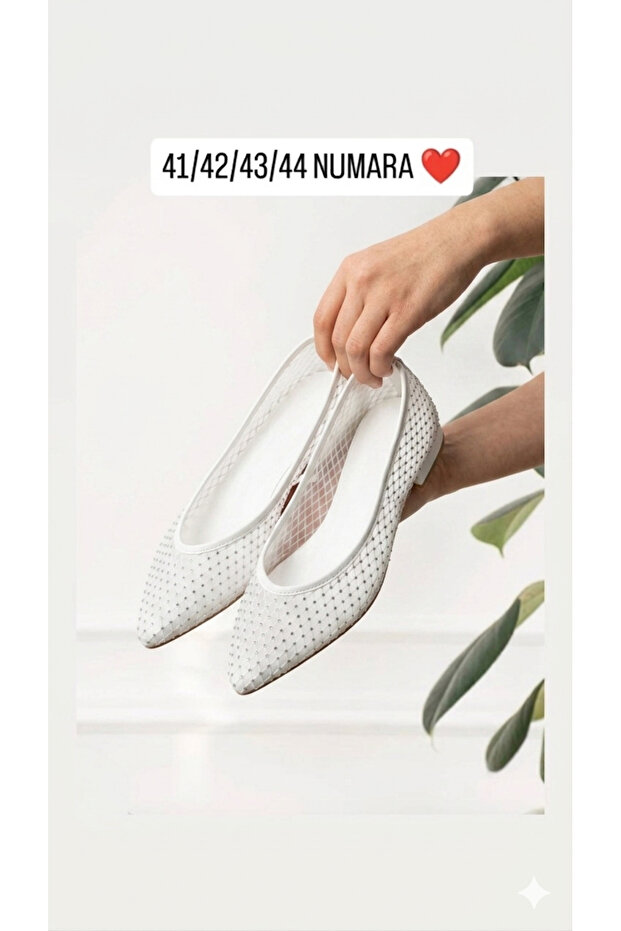 Işıl, Pointed-Toe, Low-Heeled, Flat-Soled, Mesh-Top, Shiny Stone Detailed Ballerinas.