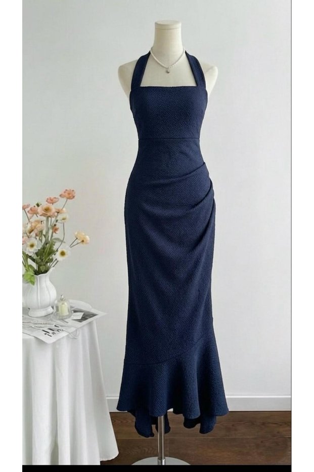 Melissa - Textured Crepe Fabric Halter Neck Fish Shape Flounce Maxi Dress