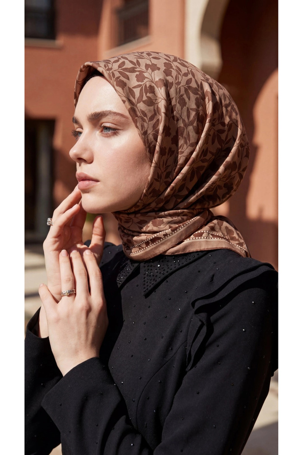 وشاح كريستالي بنمط اللبلاب