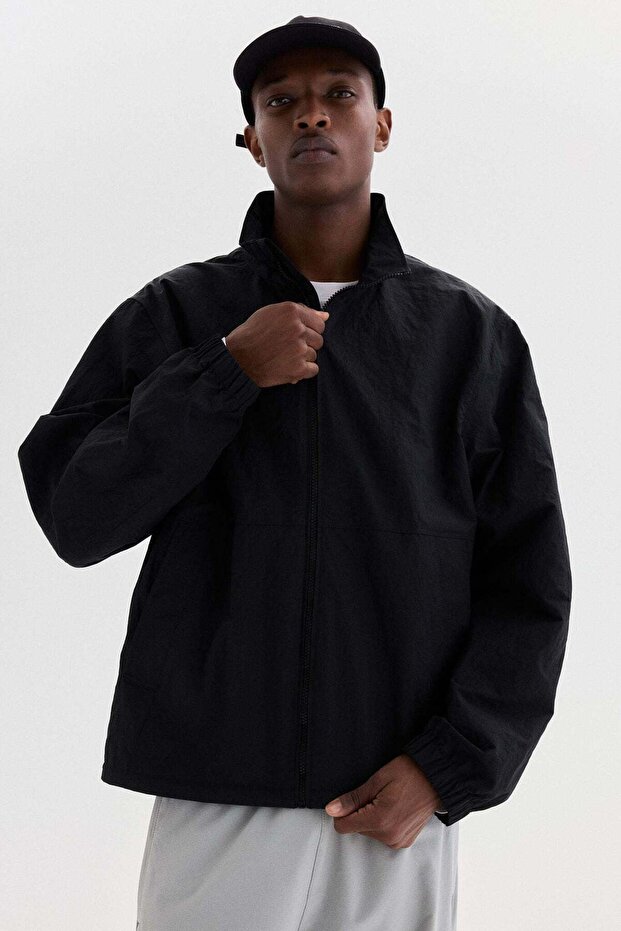 Water-repellent windbreaker