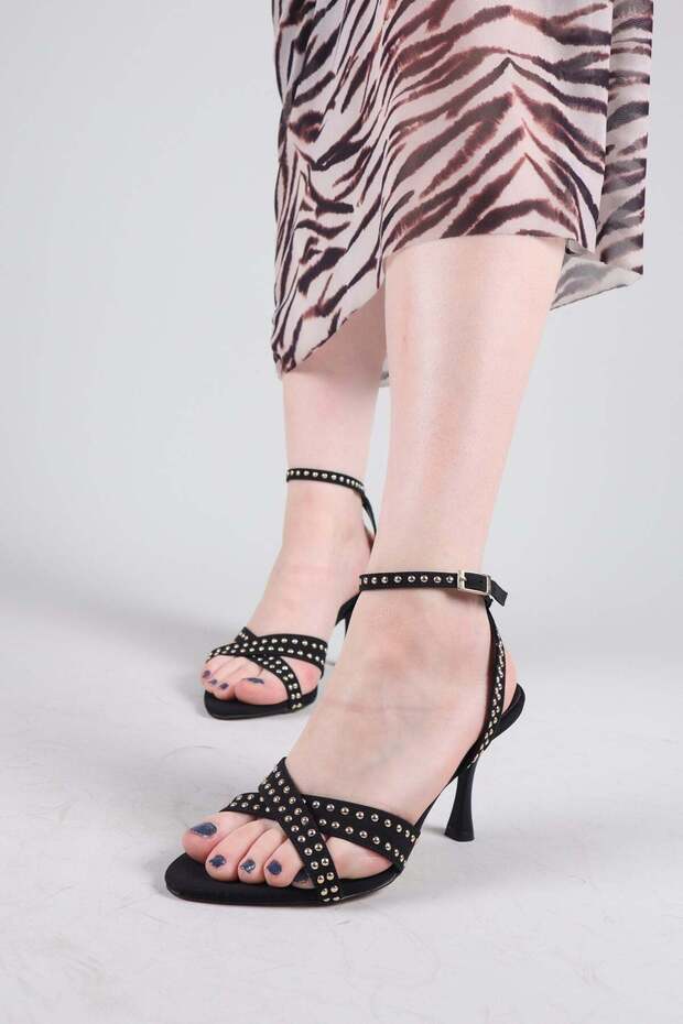 Acre Mini Trocley Cross-Strapped Heeled Shoes Black