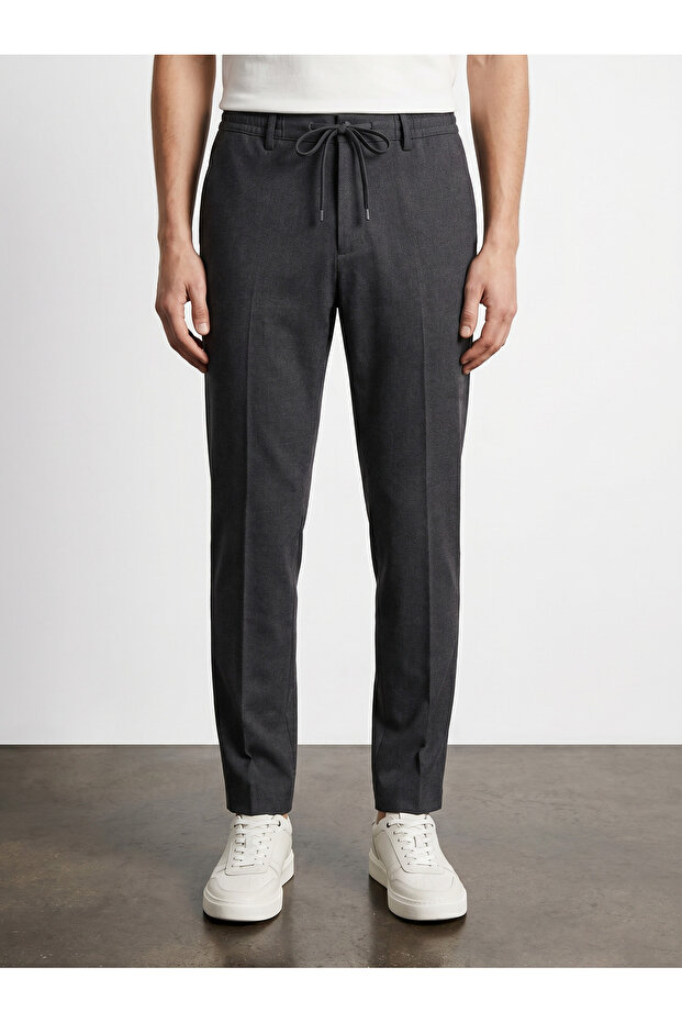 Zamansız Basic Tasarım Jogger Pantolon